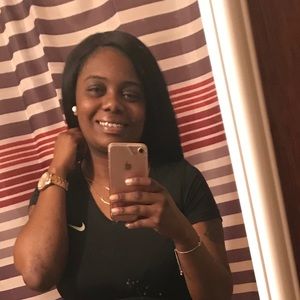 Meet your Posher, Olivia